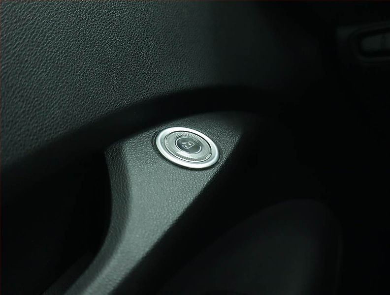 Fiat 500e (2023) 42 kWh, SoH 94% - fotka 15 z 18