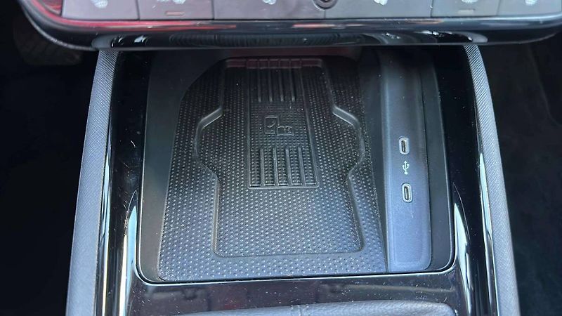 Škoda Kamiq Top Selection 1,0TSI 85kW DSG/ - fotka 17 z 27