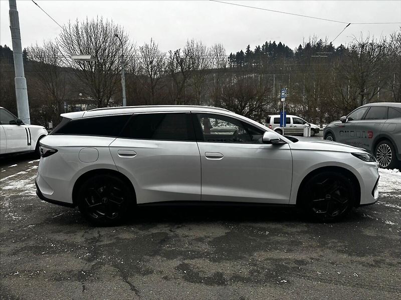 BYD Seal 6 (2025) 1,5   DM-i Touring COMFORT - fotka 3 z 18