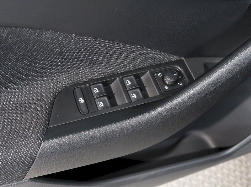 Škoda Scala (2025) TOP SELECTION 1.5TSI 110KW LED - fotka 32 z 35