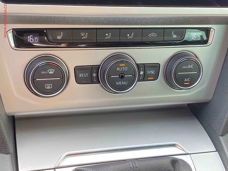 Volkswagen Passat (2018) 1.4TSi, Comfortline, navi - fotka 15 z 18