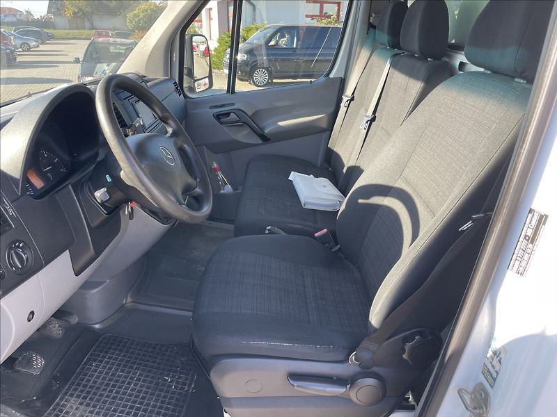 Mercedes-Benz Sprinter 2,2 CDi 513 95kw 3,5T skříň+hy - fotka 7 z 27