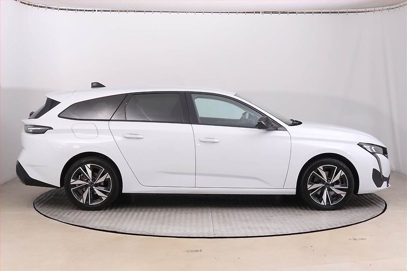 Peugeot 308 (2024) 1.2 PureTech - fotka 6 z 20