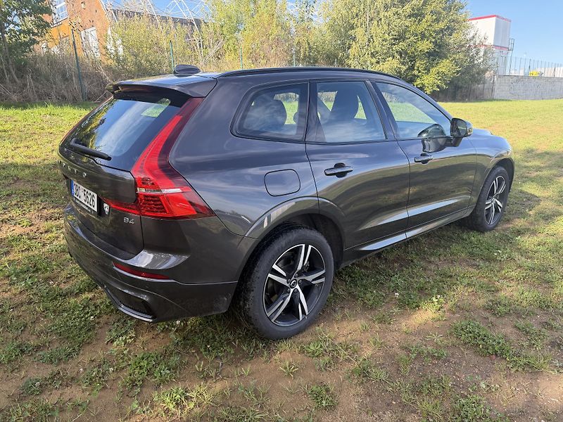 Volvo XC60 B4    R Design    ČR - fotka 3 z 31