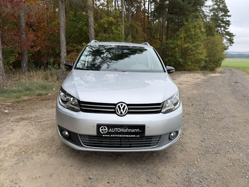 Volkswagen Touran 1,6 TDi BLUEMOTION STYLE - fotka 2 z 28