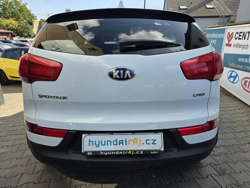 Kia Sportage 2.0-1.MAJ-NAVI-KAMERA-ISOFIX - fotka 9 z 15