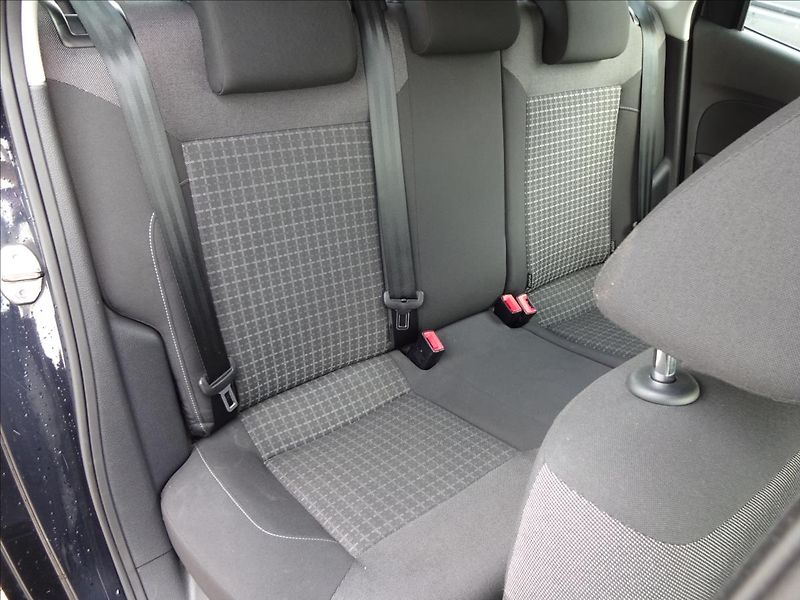 Volkswagen Polo 1,2 TSI 66kW - fotka 28 z 52