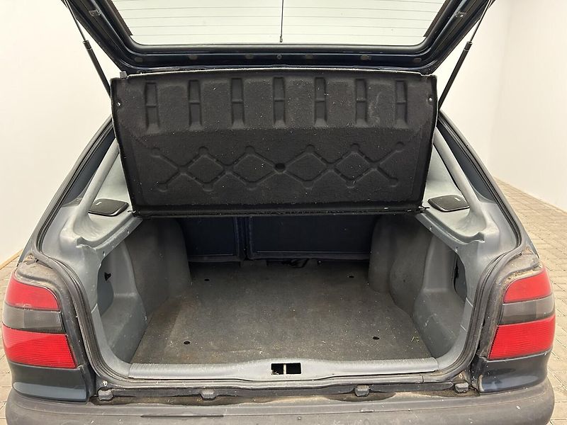 Škoda Felicia 1.6 i GLX - fotka 19 z 22