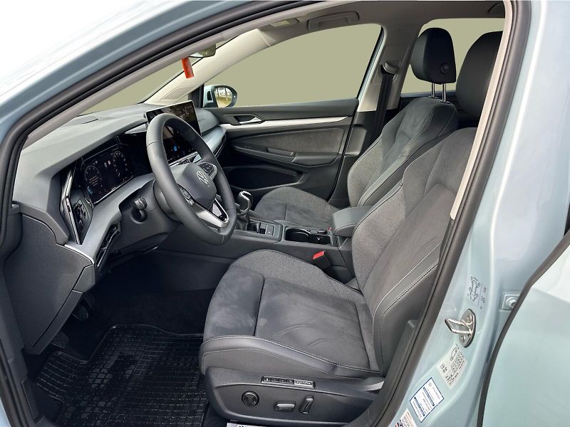 Volkswagen Golf Life 1.5 TSI 110kw M6 - fotka 11 z 22