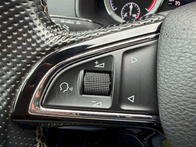 Škoda Karoq (2019) 1.5 TSI 110kW SportLine - fotka 12 z 35