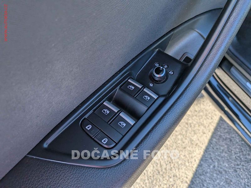 Audi A4 (2019) 2.0TFSi, ČR, AT, navi, LED - fotka 11 z 16
