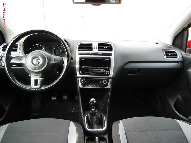 Volkswagen Polo (2013) 1.2 TSi, Ac, tempo, park - fotka 8 z 18