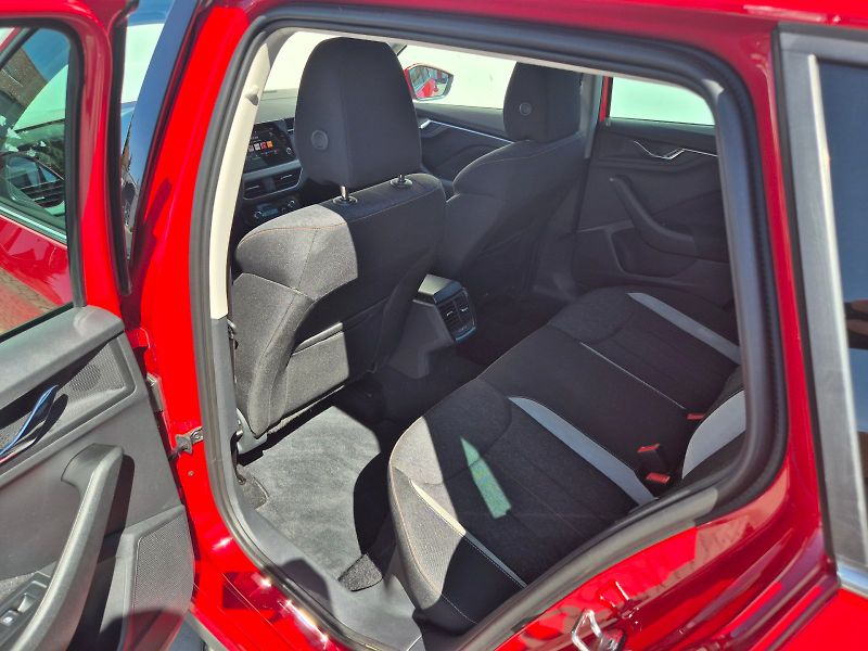 Škoda Kamiq (2025) Top Selection 1.0TSi 85kW 7° a - fotka 14 z 30