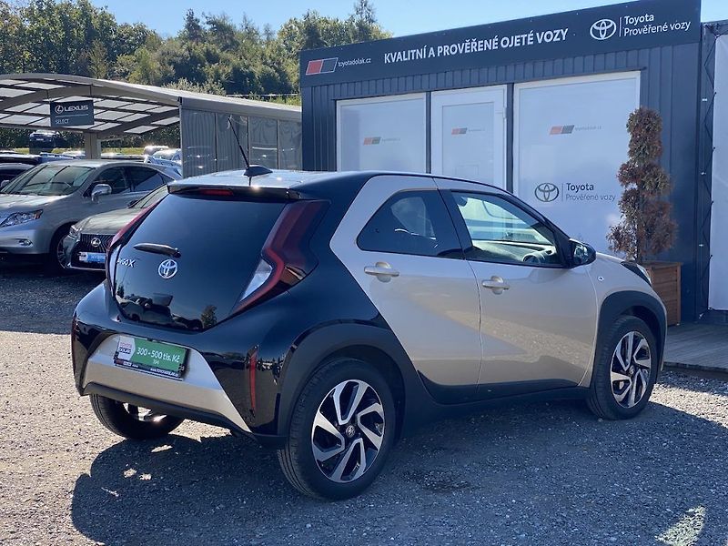 Toyota Aygo 1.0i, ČR, Style, automat, DPH - fotka 7 z 16