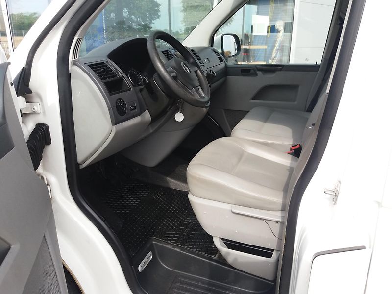 Volkswagen Caravelle 2.0TDi,9.MÍST,TAŽNY,4MOTION - fotka 12 z 24