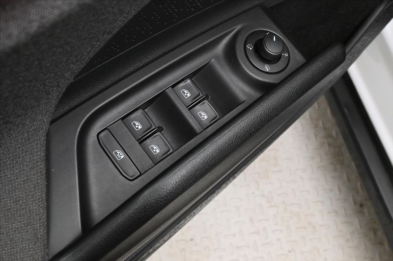 Škoda Enyaq iV 60 132kW SOH 88% Záruka až - fotka 25 z 31