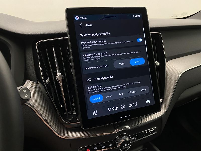 Volvo XC60 T6 AWD RECHARGE BLACK EDITION - fotka 45 z 61