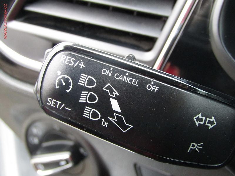 Seat Leon (2013) 1.6TDi, AAC, tempo - fotka 13 z 19