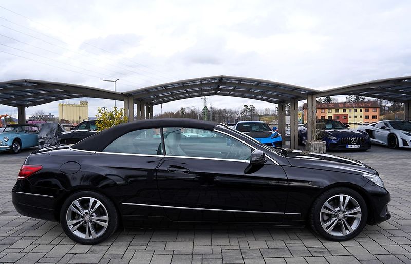 Mercedes-Benz Třídy E 200 CGI/cabrio/Avangarde/kůže - fotka 7 z 44