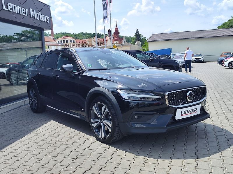 Volvo V60 B4/145kW AWD Auto Plus My24 - fotka 3 z 36