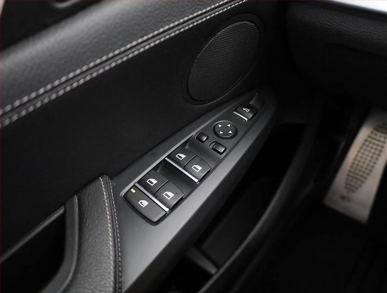 BMW X4 (2014) xDrive30d, 4X4, Automat - fotka 16 z 19