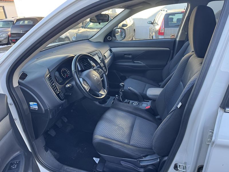 Mitsubishi Outlander 2,2Di-D, ČR, 1.MAJ.,DPH - fotka 5 z 17