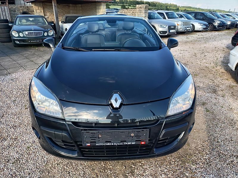 Renault Mégane (2011) Kabroušek 1.4 96kw - fotka 4 z 53