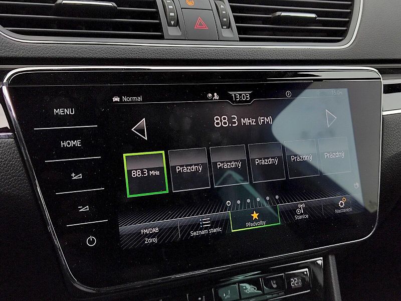 Škoda Superb (2023) Combi L&K 2,0 Tsi 206 Kw 4x4 D - fotka 18 z 43