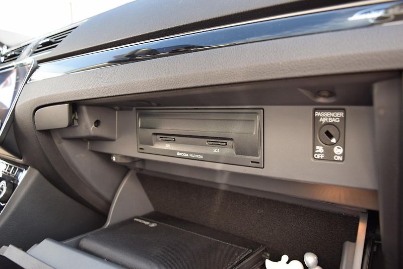 Škoda Superb (2019) 2.0TDI 110kw 4x4 L&K DSG TAŽNÉ - fotka 46 z 50
