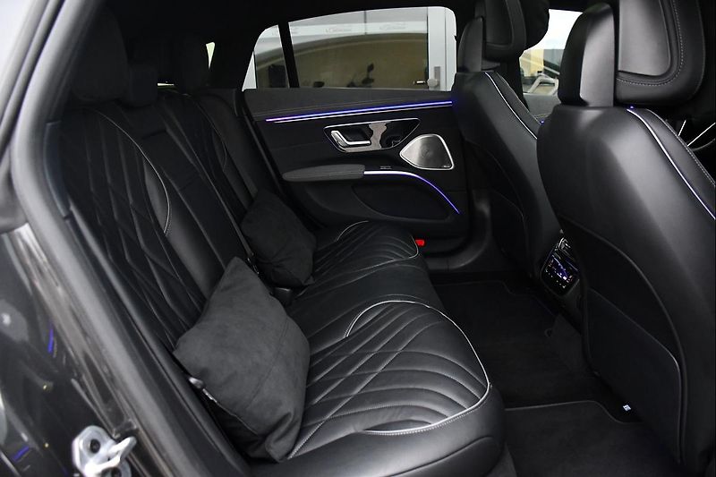 Mercedes-Benz EQS 580 4M AMG HYPERSCREEN 99%SoH - fotka 22 z 46