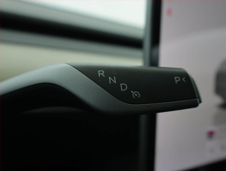 Tesla Model 3 (2022) Standard Range LFP, SoH 92% - fotka 13 z 20