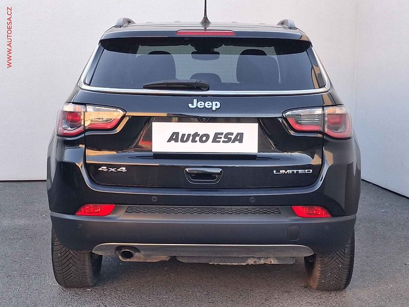 Jeep Compass (2019) 2.0 MJT 4X4, Limited - fotka 5 z 17