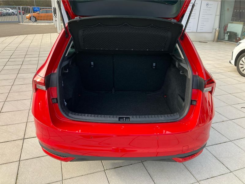 Škoda Scala 1.0 TSI 85 kW TOP SELECTION - fotka 27 z 30