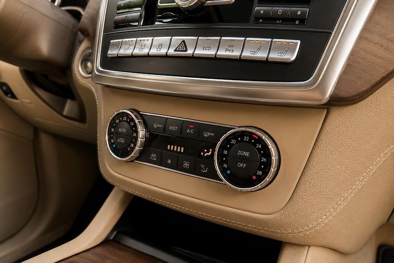 Mercedes-Benz GL (2014) GL 350 Bluetec 4Matic - fotka 19 z 42