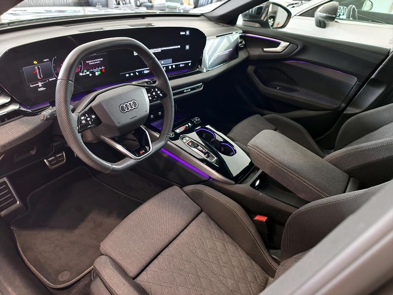 Audi A5 (2025) Avant TDI quattro S line Tech+ - fotka 11 z 32