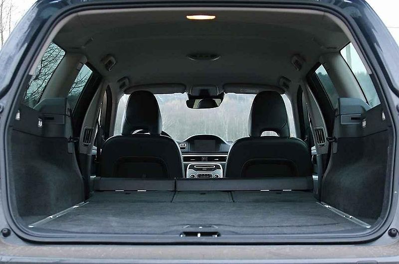 Volvo V70.