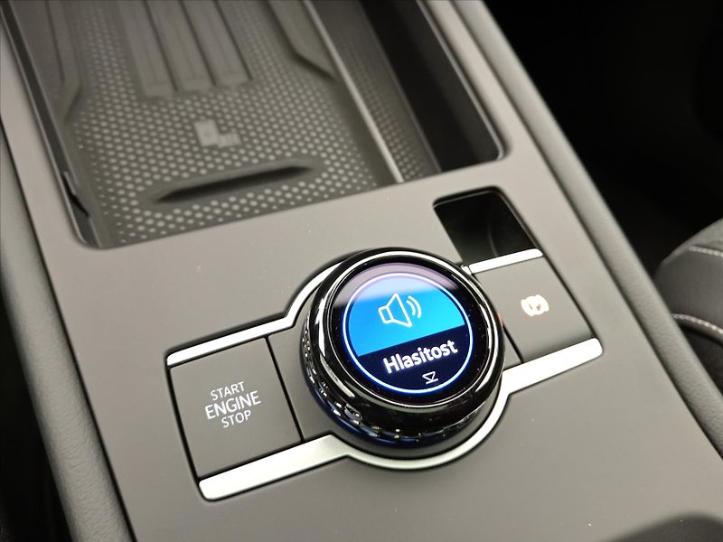 Volkswagen T-Roc (2026) 1,5   R-line eTSI 110 kW 7DSG - fotka 22 z 23