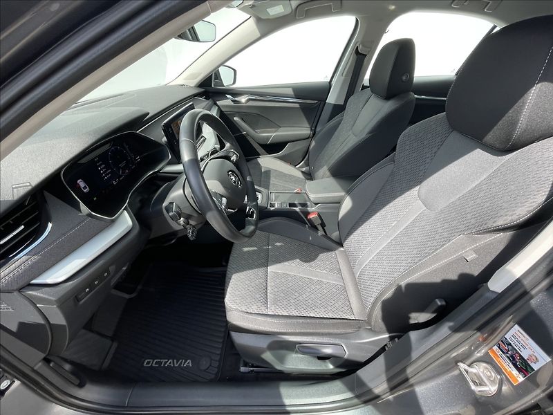 Škoda Octavia 2,0 TDI DSG Style Plus NAVI - fotka 4 z 24