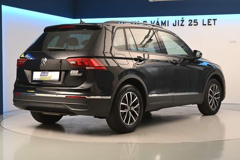 Volkswagen Tiguan (2023) 2.0 LIFE DSG LED ACC Tažné TDI - fotka 5 z 35