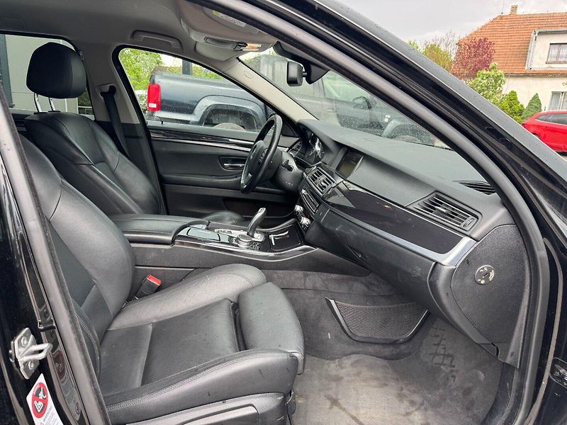 BMW Řada 5 (2014) 530d xDrive - fotka 27 z 32