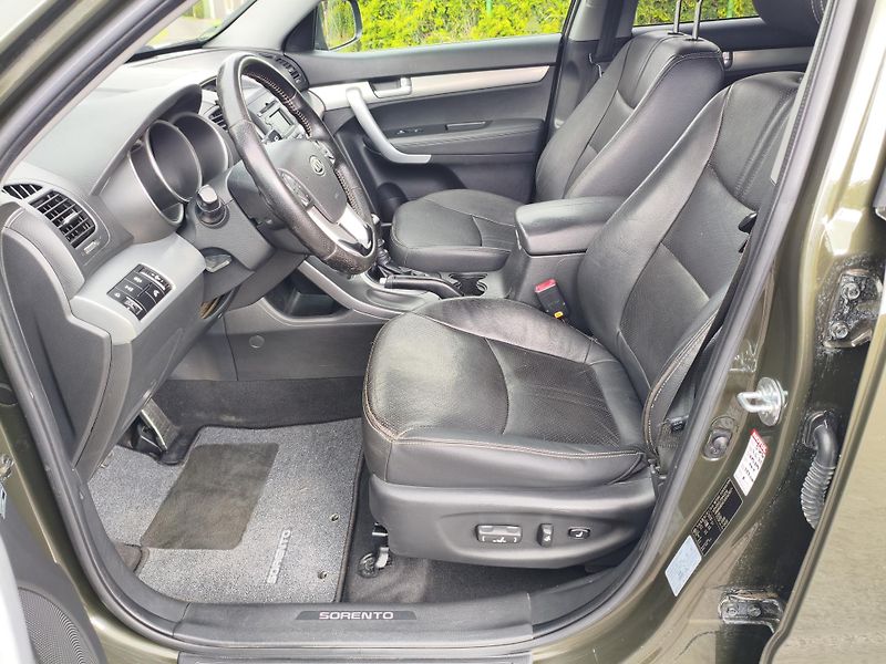 Kia Sorento (2011) 2,2 CRDI Sport 4x4 145Kw - fotka 12 z 28