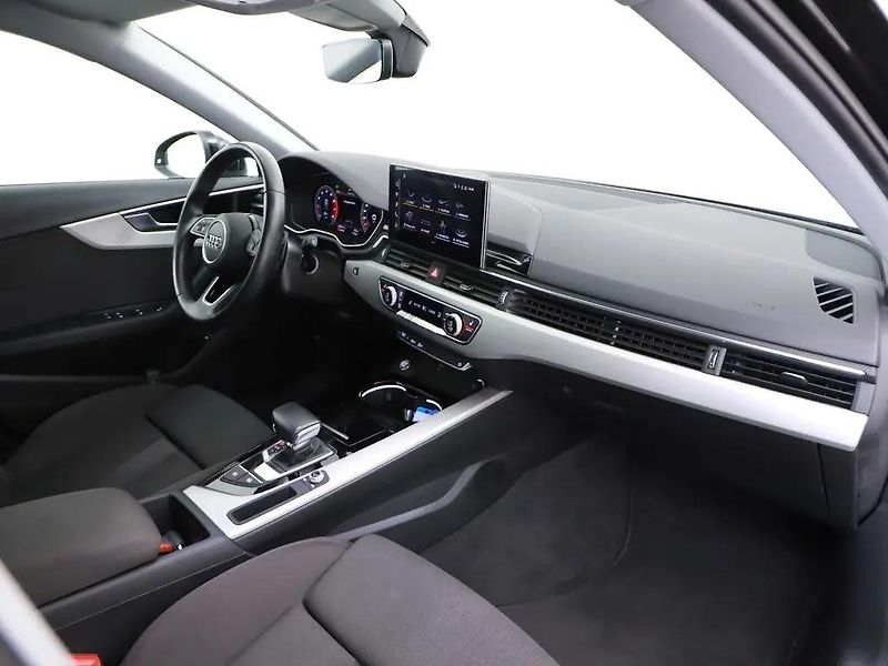 Audi A4 35TFSI Aut. Sport DPH TZ  - fotka 4 z 9