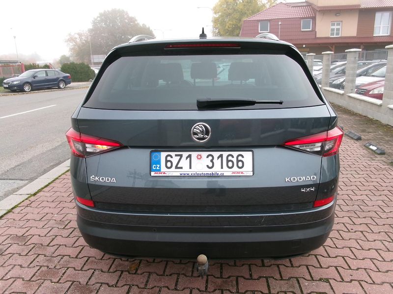 Škoda Kodiaq (2018) 2,0TSI 4x4 DSG NAVI ALU ČR - fotka 8 z 55