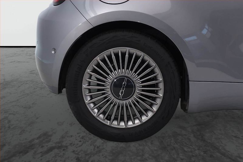 Fiat 500e (2021) 42 kWh, SoH 91%, Automat - fotka 15 z 22