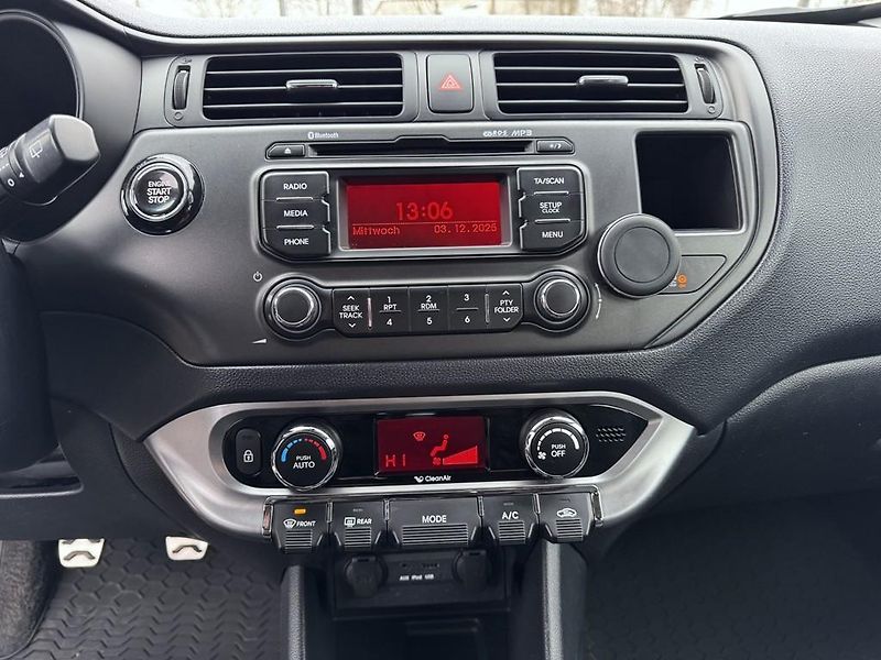 Kia Rio 1.4i 80 kW digi. klima - fotka 15 z 17