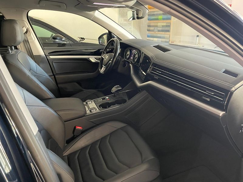 Volkswagen Touareg (2020) 3.0 TDI V6 170kW 4Motion - fotka 27 z 30