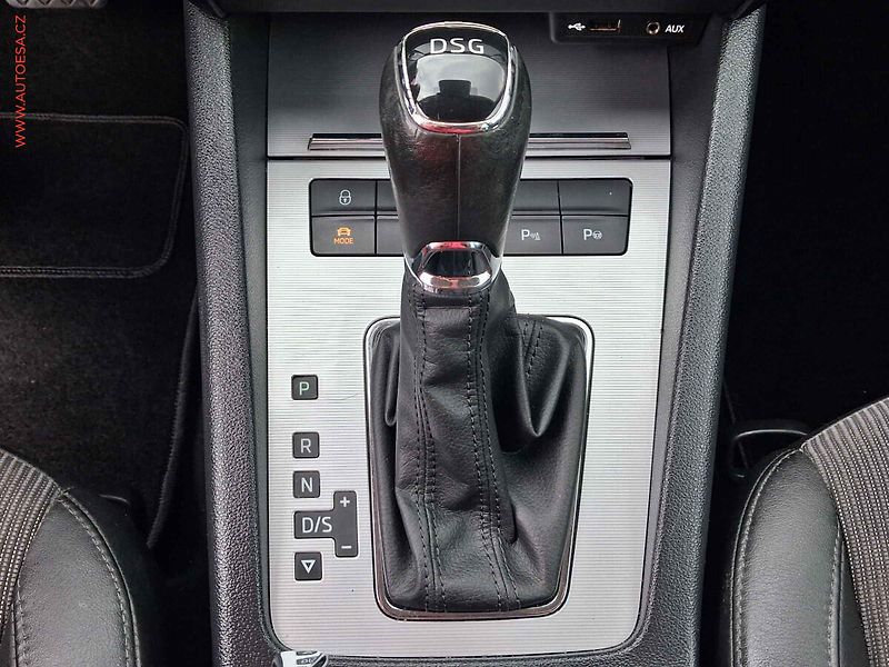 Škoda Octavia (2014) 1.4 TSi, Elegance, DSG, bixen - fotka 20 z 26