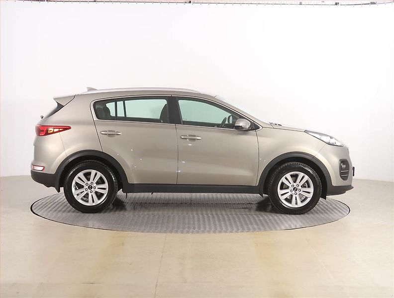 Kia Sportage (2017) 1.6 GDI, Serv.kniha, Navi - fotka 6 z 18