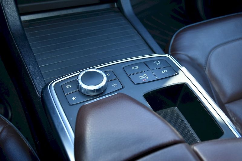 Mercedes-Benz Třídy M (2013) 3.0 Cdi 190kW 4x4 - fotka 25 z 31