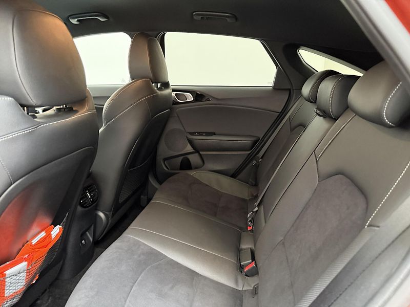 Kia Ceed 1.5 T-GDI GPF GT-Line Plus DCT - fotka 13 z 15